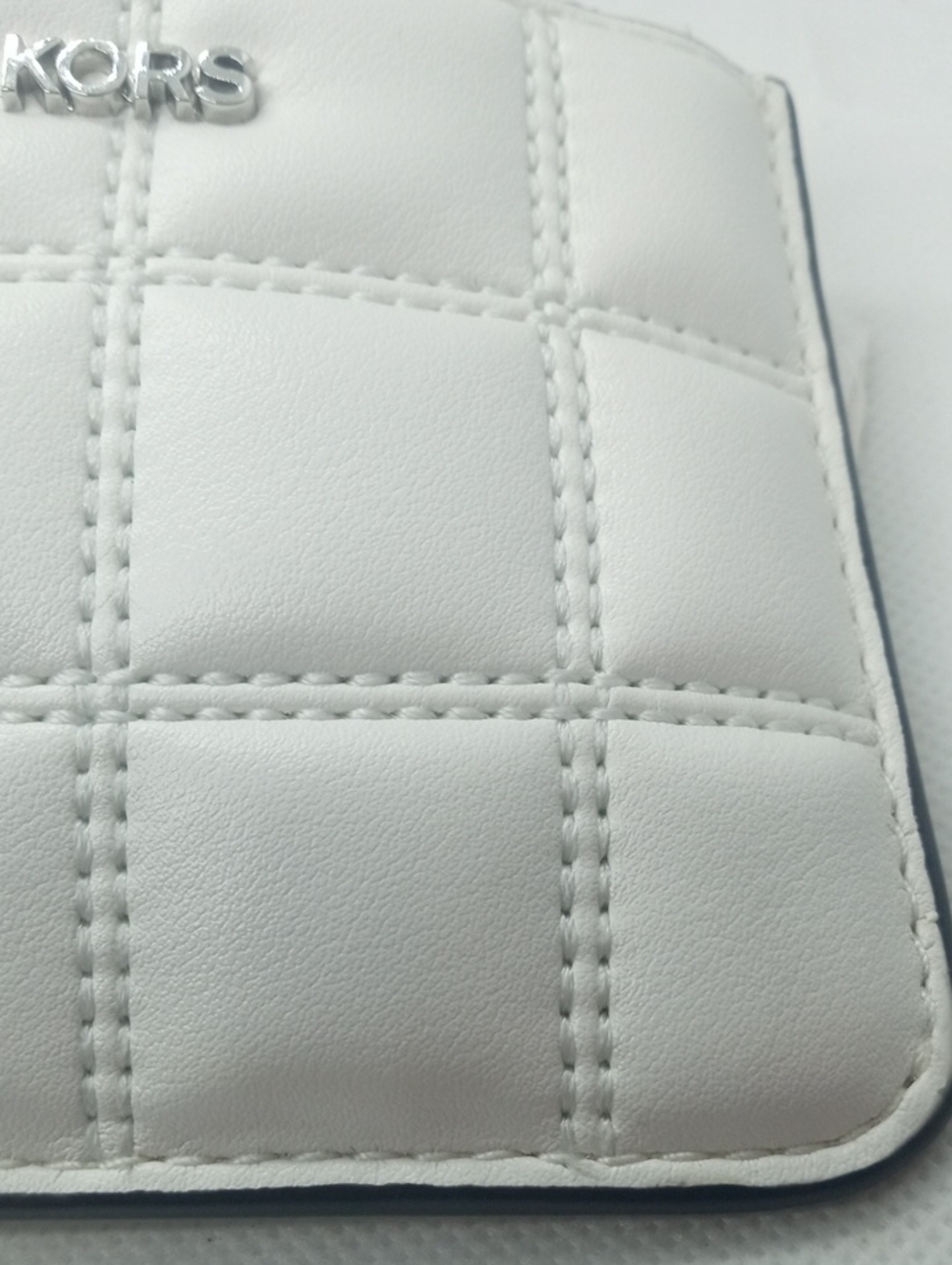 MICHAEL KORS CARD CASE - Picture 9 of 10